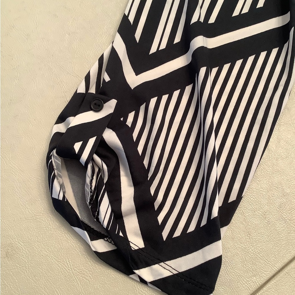 BLACK & WHITE STRIPE PRINT 3/4 BUTTON UP SLEEVE 2X DRESS - Picture 4 of 6